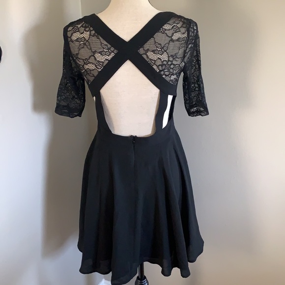 Romeo & Juliet dress lace - Picture 7 of 10